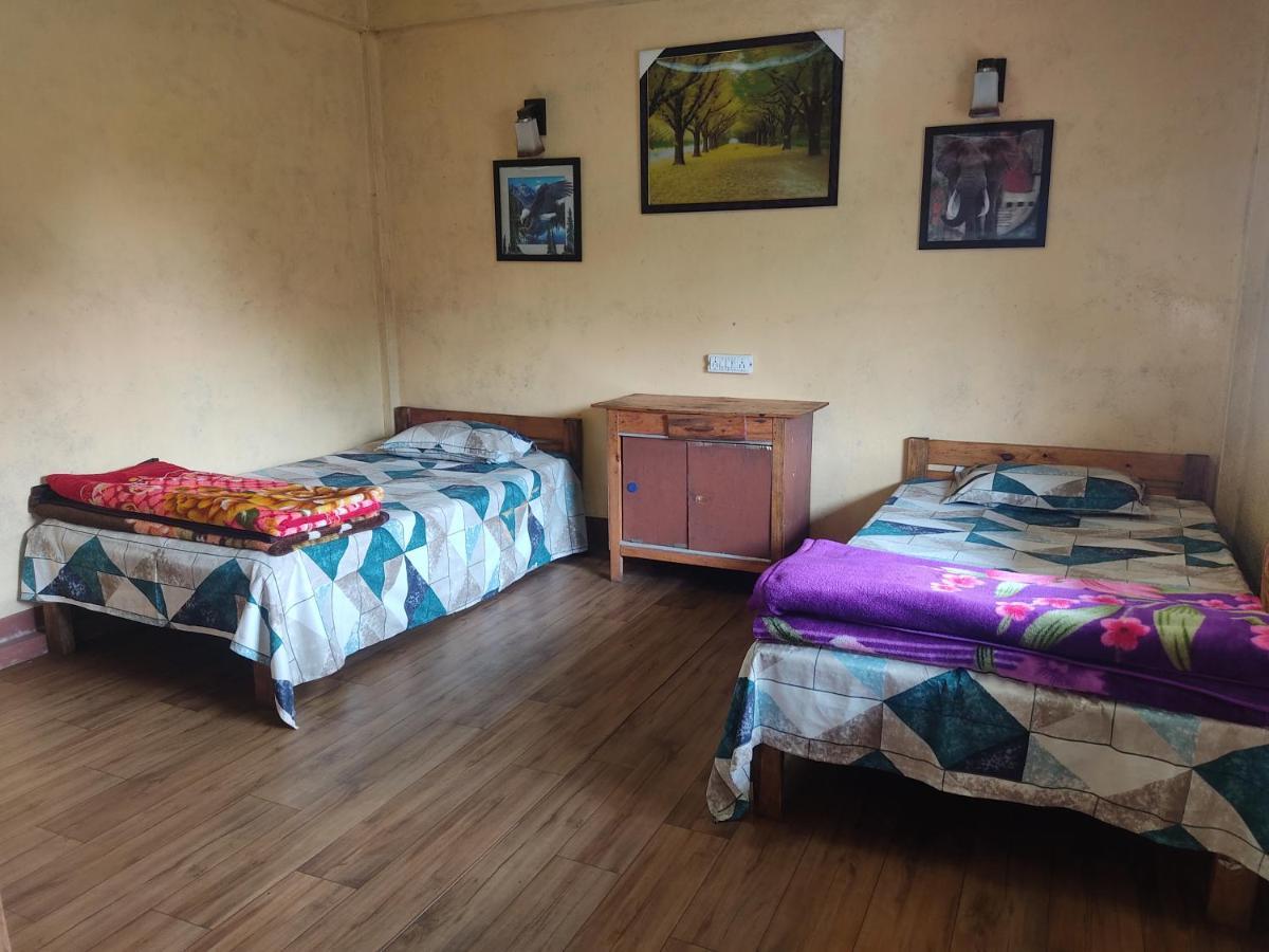 D Cloud Guesthouse Черапунджи Екстериор снимка
